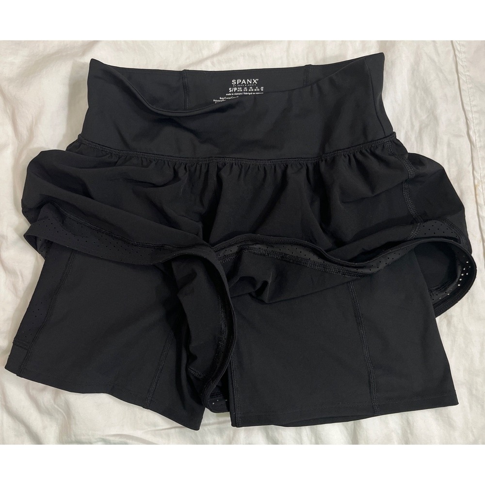 Spanx Get Moving Shorts Womens Small Black Built in Bike Shorts Gym Athleisure - Picture 6 of 7